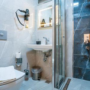 Camera standard con letto king size